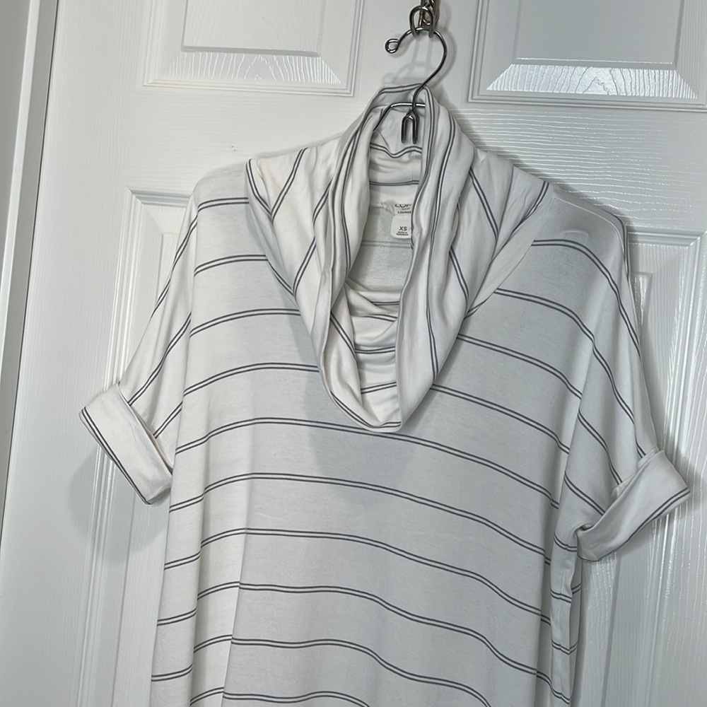 LOFT OUTLET LOUNGE XS Short Sleeve White and Gray striped Shirt. - Picture 15 of 16